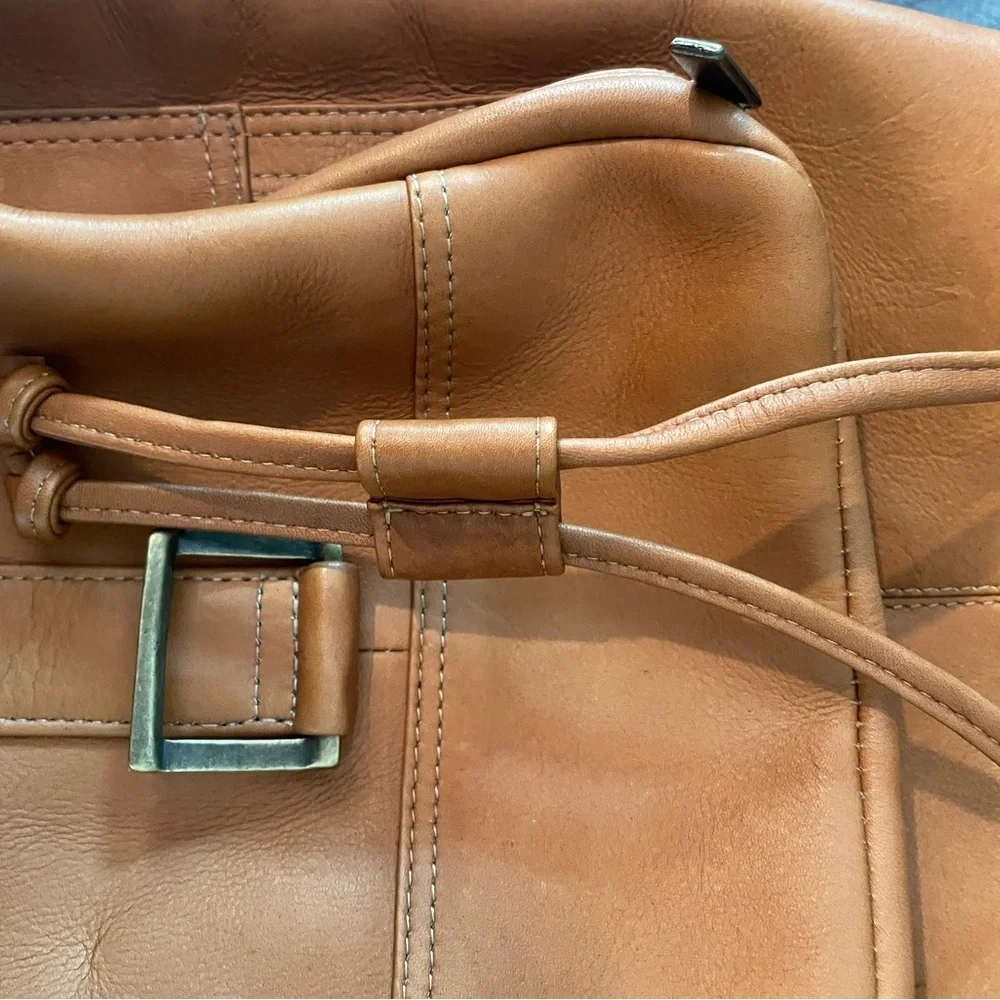 Le Donne Genuine Leather Multi-Pocket Backpack